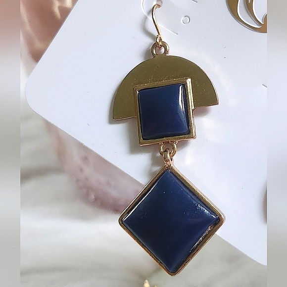 NWT Charming Charlie Gold-Plated Navy Blue Statement Dangle Earrings - Picture 2 of 5